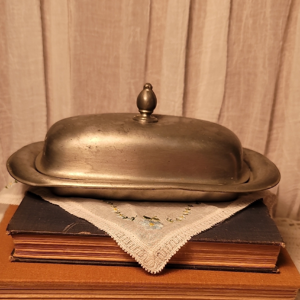 Vintage Pweter Butter Dish With Glass Insert. By International Silver Co. USA